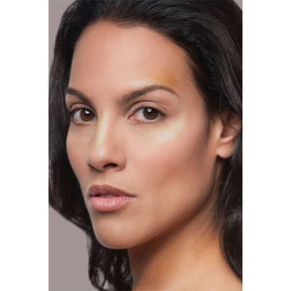 Champagne Glazen™ Highlighting Gel (Gold Shimmer) on mixed ethnicity model